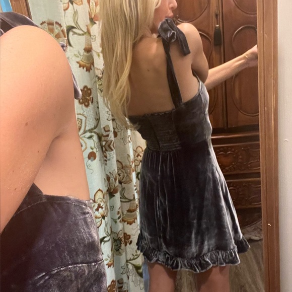 Reformation Size 0 Velvet Minetta Mini Dress - Picture 3 of 4